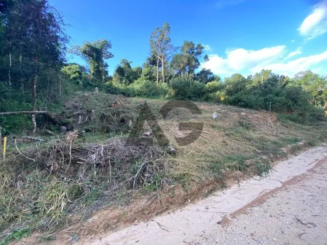 Terreno | 1.050m² | 70% de Aproveitamento | Ideal para Chácara | em Serra Negra-SP