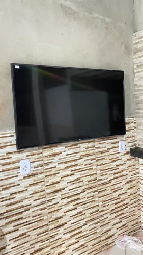 Smart TV LG 50" Com Defeito Na Tela - Para Retirada De Peças / Técnicos