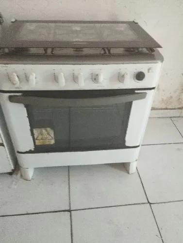Fogão de seis bocas