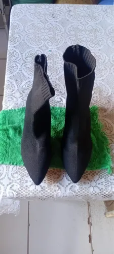 Vendo Bota semi nova