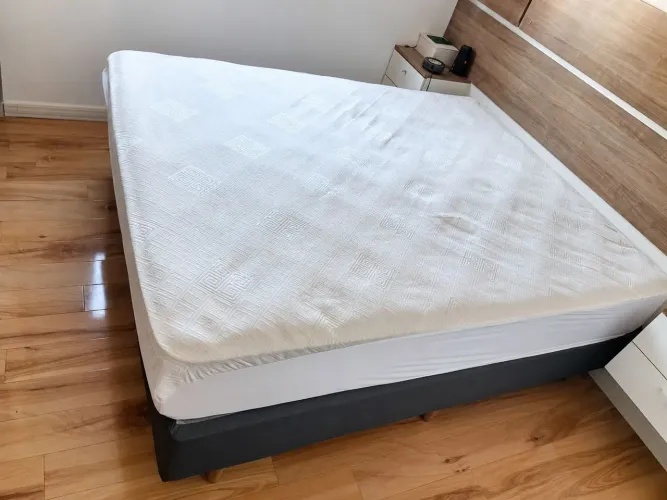 Cama Box Queen Premium Simmons 158x198 cm - Ótimo Estado
