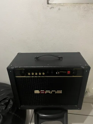 Amplificador de Guitarra Borne Vorax 2080 de 60 Watts RMS
