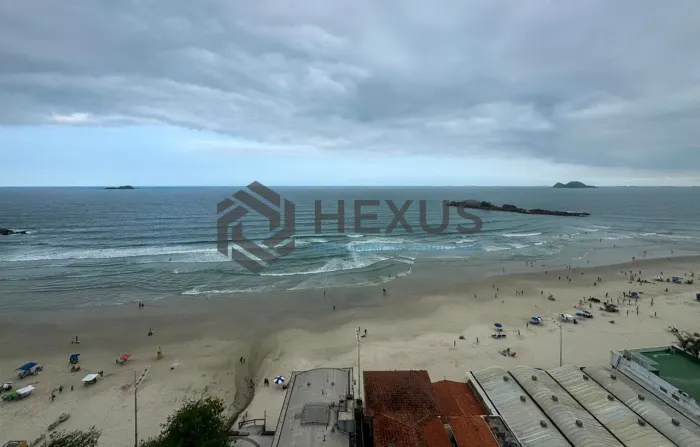 Apartamento frente mar com varanda na Praia das Pitangueiras, Guaruja