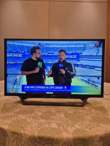 Smart TV Sony Bravia 32" Full HD Wi-Fi KDL-32W655A + Controle Original + Suporte