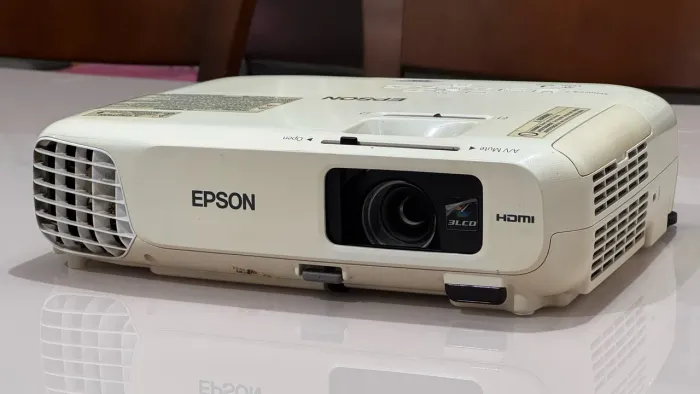 Projetor Epson PowerLite X24+ 3500 Lumens