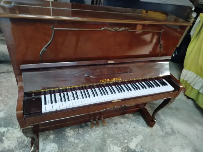 Piano de Armário Schneider - Mecanismo Reformado + 1 Ano de Garantia