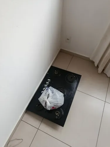 Vendo fogão da Philco 5 bocas, completo valor 400 pra entregar 350 pra vim buscar,