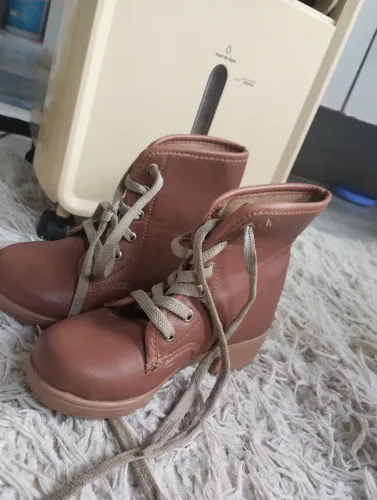 Vendo botinha infantil menina 