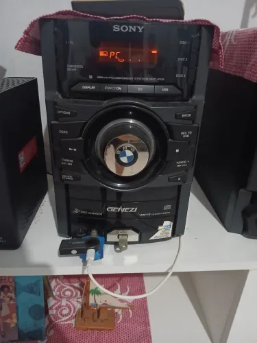 Aparelho de Som da Marca Sony completo com controle Original 