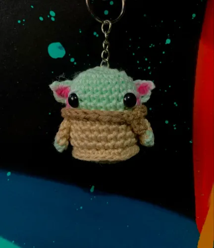 Chaveiro de Crochê Baby Yoda O Mandaloriano