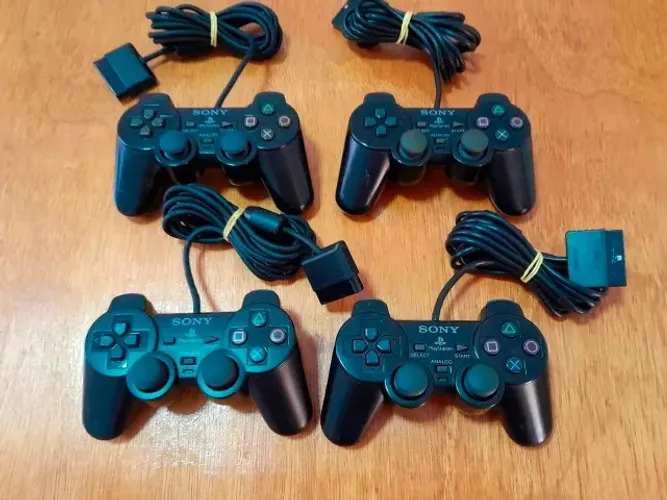 4 controles originais de PS2