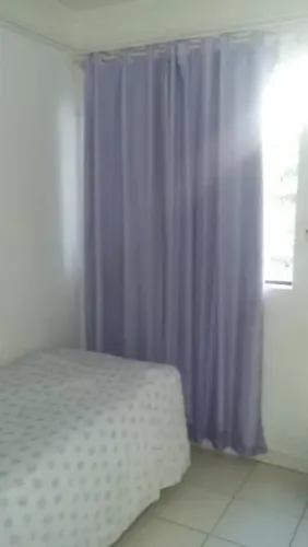Aluga-se quarto no itaigara