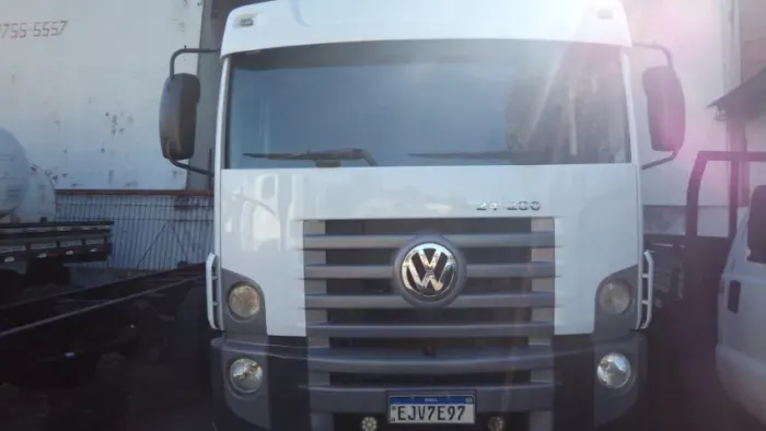  Caminhão 24280 volkswagem 4º quarto eixo com carroceria de 10 metros ano 2012