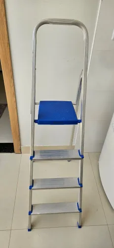 Escada 3 degraus, capacidade de até 120kg