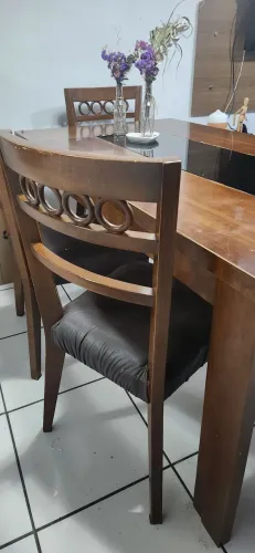Mesa clássica madeira e 6 cadeiras
