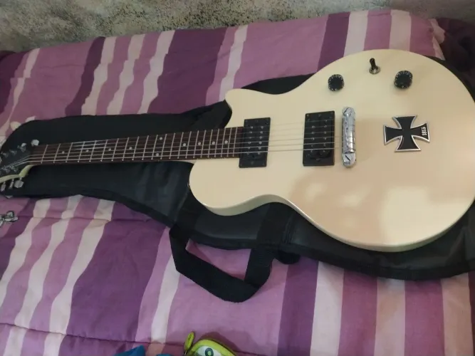 Guitarra Vision alemã les Paul creme Korea wrapround
