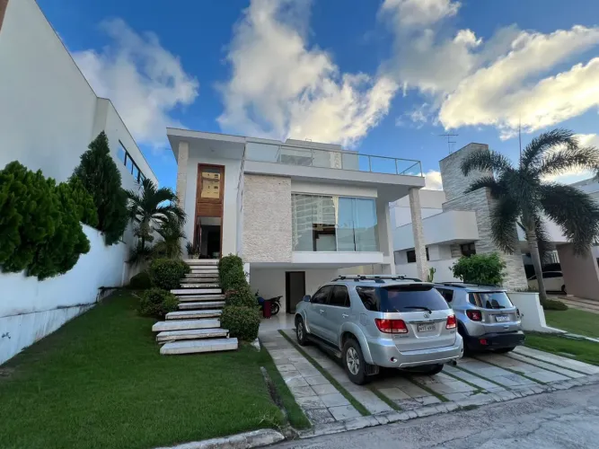 Casa de condomínio a venda possui 528 metros quadrados com 5 quartos em Candelária - Natal