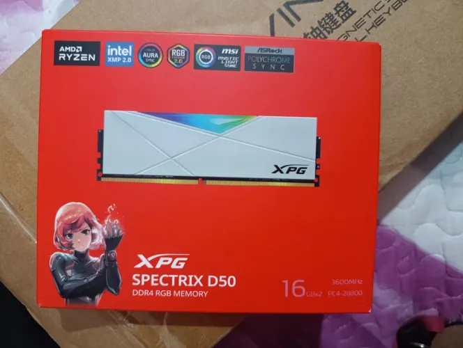 Dois pente de 16 giga memória ddr4 totalizando 32 