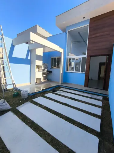 Casa linear, sala para 2 ambientes, 2 quartos sendo 1 suíte - Vale das Palmeiras, Macaé -