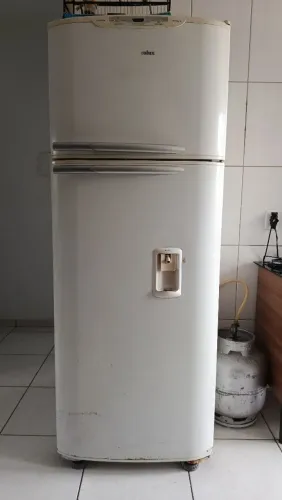 Vendo geladeira usada funcionando perfeitamente