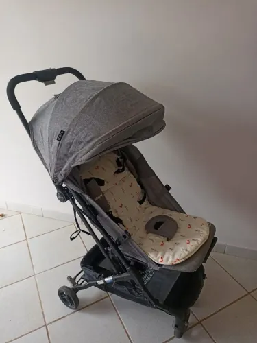 Carrinho de Bebê Minny da Cosco 