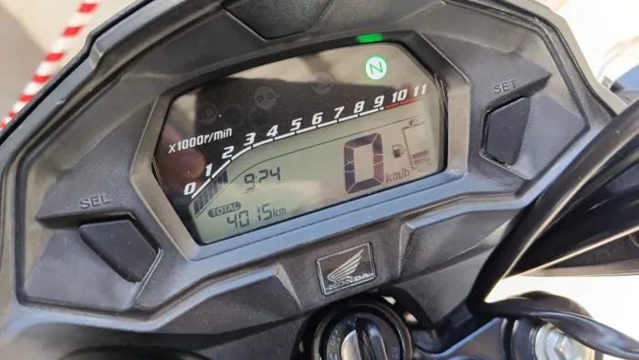 Vendo Moto Titan Preta Baixo Km