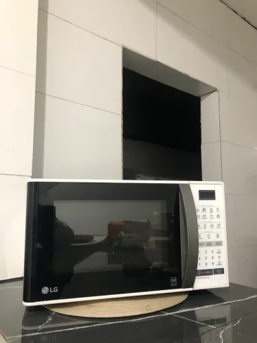 Microondas em excelente estado, funcionando tudo, 220v