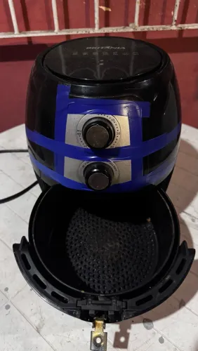 DOAÇÃO] Fritadeira Air Fryer Britânia ? com defeito, mas funcionando 