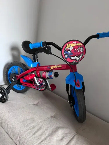 Bicicleta homem aranha