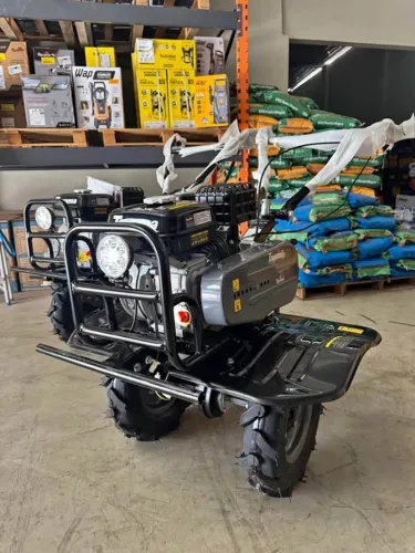 Motocultivador a Gasolina Motor 7Hp 212cc C/ Acessórios Pneus e Enxadas TT90 - Toyama