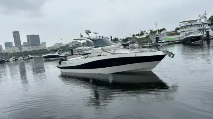Lancha Fishing 34 WA  2 x Mercury 200 HP  Oportunidade!!!