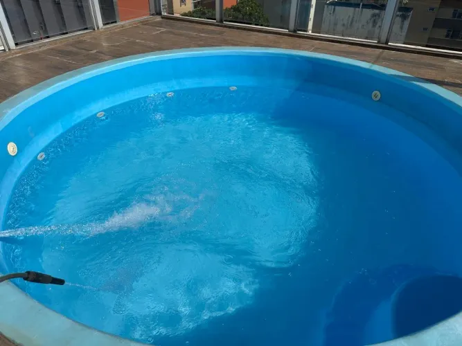 Piscina de fibra, redonda, 3 metros de largura, 1 metro profundidade, ótimo estado