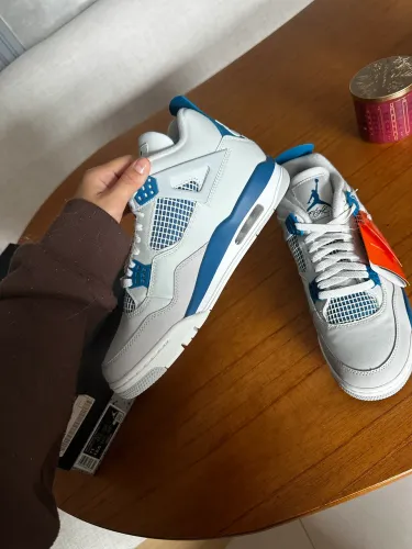 Nike Air Jordan 4