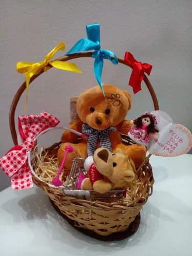 Presente bichinhos de pelúcias mais tiara e carrinho mini de compras