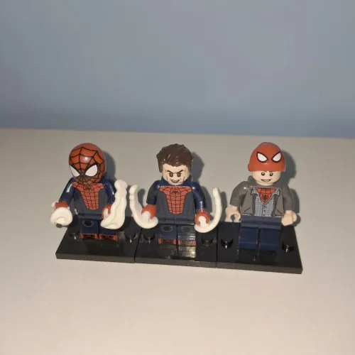 *Bonecos de Lego do homem aranha: