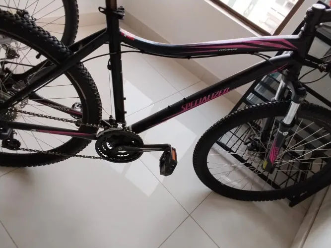 Bicicleta SPECIALIZED SEMI NOVA