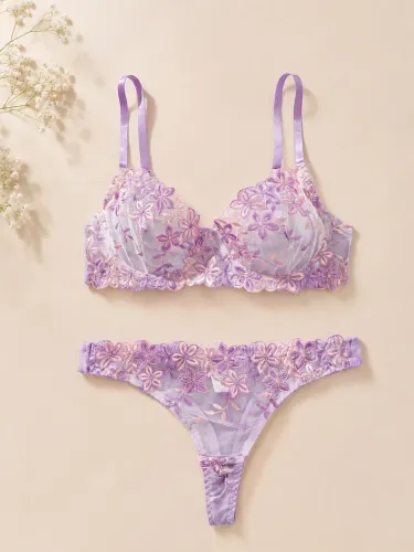 ? Conjunto lingerie floral em tom lavanda