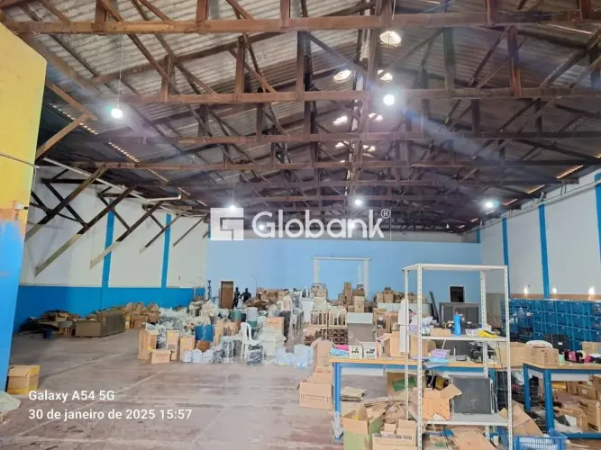 Galpão com 1.052m² no Centro