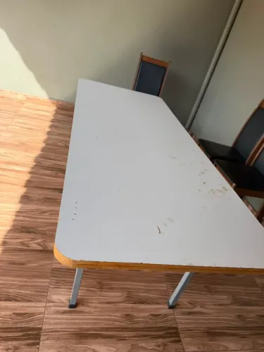 Vende se uma mesa de jantar pra vender rápido