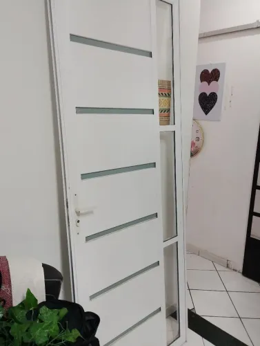 Porta alumínio