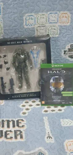 FIGURA AÇÃO BONECO HALLO COM JOGO ORIGINAL