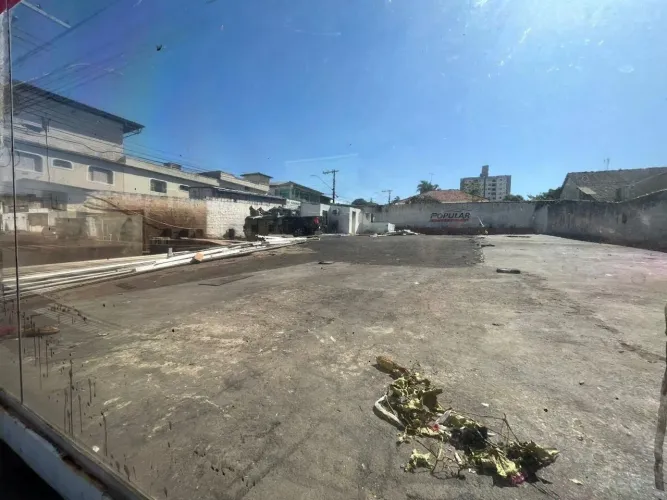 Terreno à venda no bairro Brasil em Uberlândia