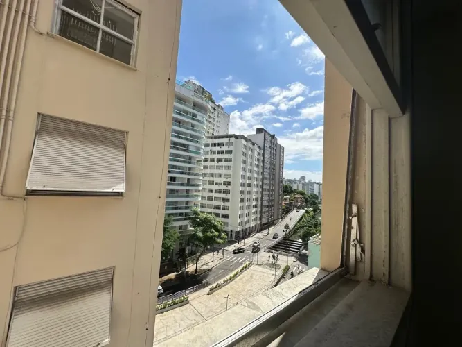 Apartamento de 3 Quartos com Suíte à Venda em Icaraí | Quadra da Praia | Sol da Manhã
