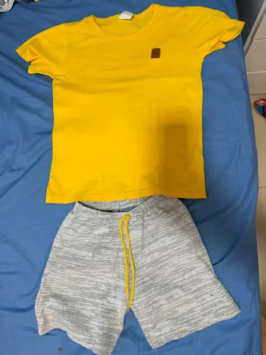 2 conjuntinhos infantis por 40