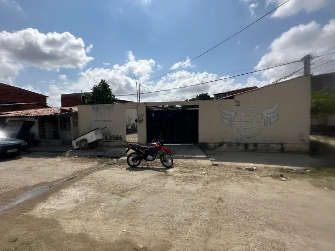 Vendo ou Troca Casa+Area Comercial