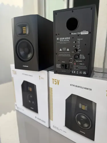 Vendo Monitores ADAM AUDIO T5V