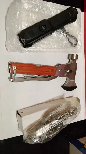 Kit Sobrevivencia: Talherea Inox, Lanterna Led, Martelo Alicate MultiUso