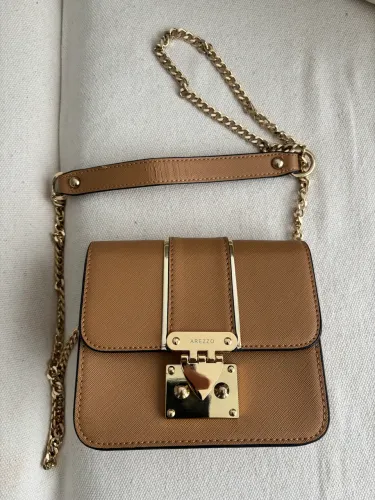 Bolsa Arezzo pequena bege