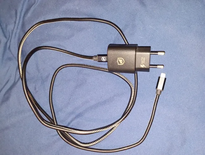 Carregador para iPhone gorila Shield.