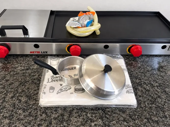 Chapa de lanchonete/hambúrguer + acessórios.